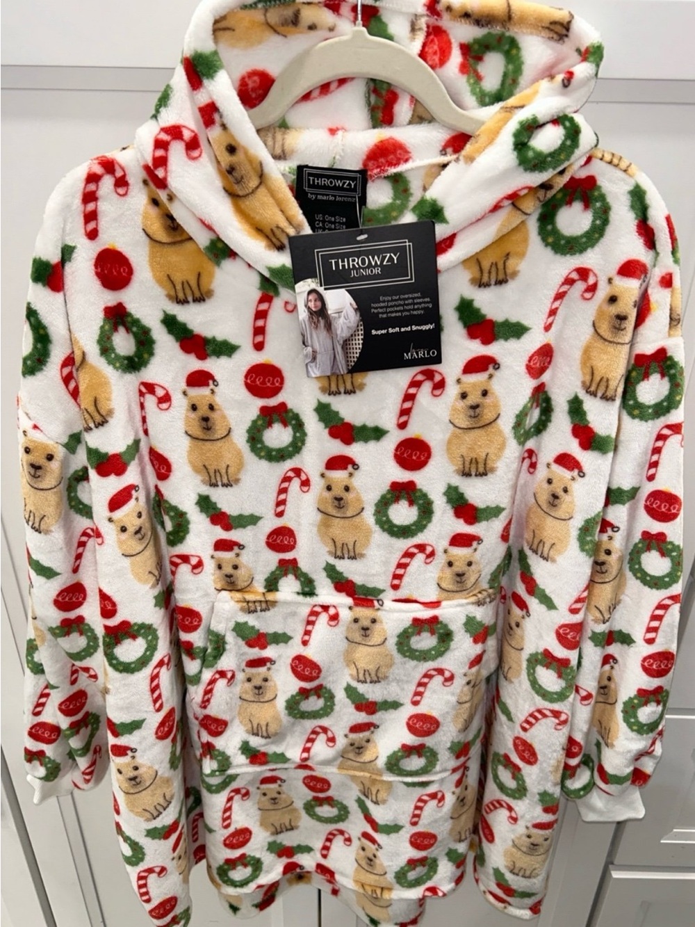 Marlo Lorenz Capybara Festive Hooded Throwzy